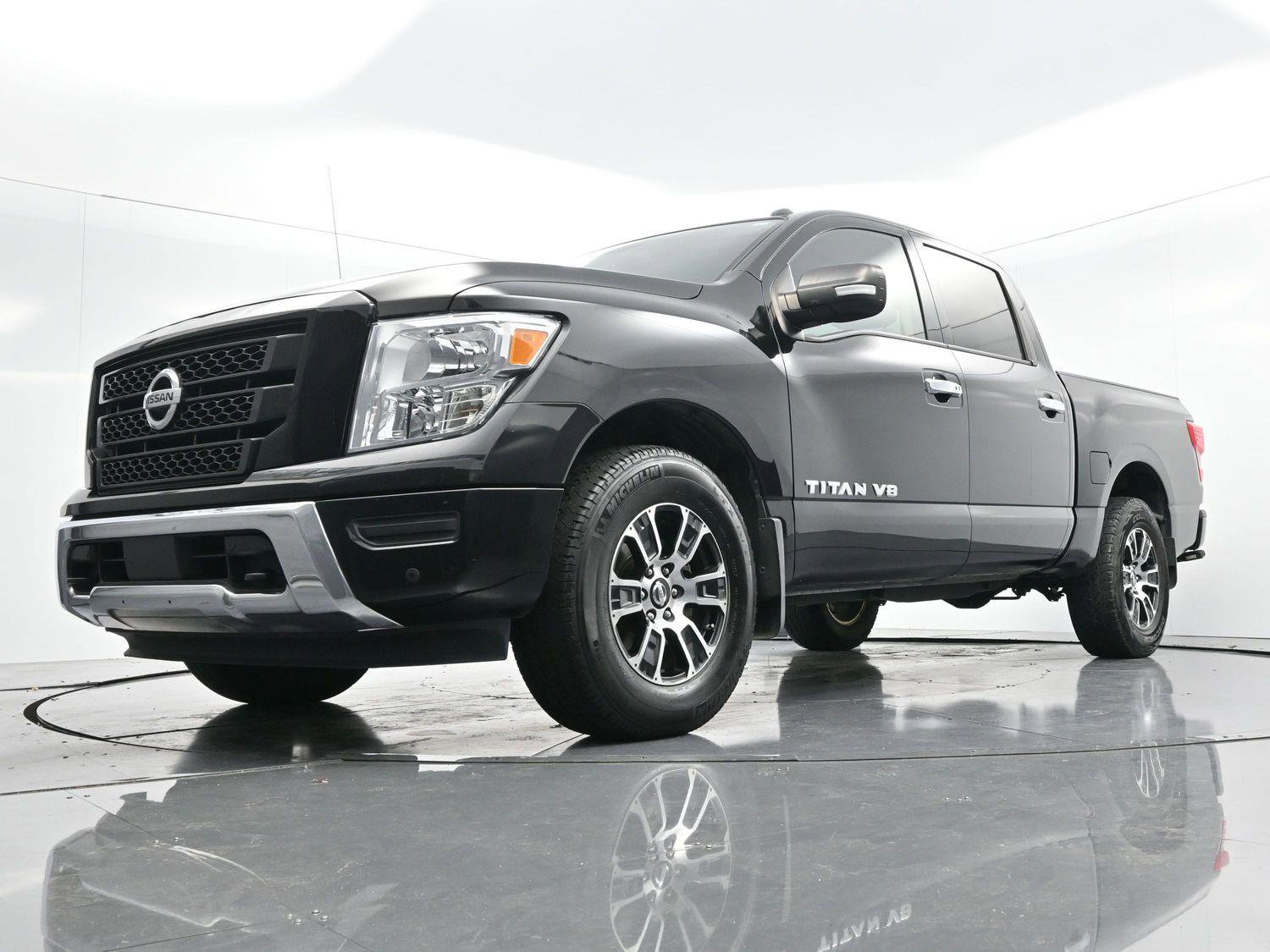 Used 2020 Nissan Titan SV w/ SV Convenience Package image 46
