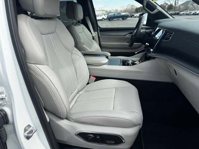 Certified 2025 Jeep Wagoneer Series III image 14