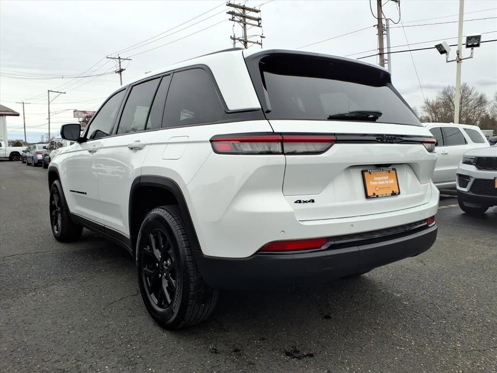 Certified 2025 Jeep Grand Cherokee Altitude image 21