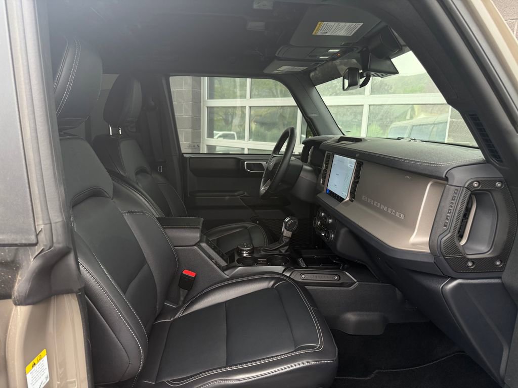 Used 2025 Ford Bronco Outer Banks AWD/4WD image 21