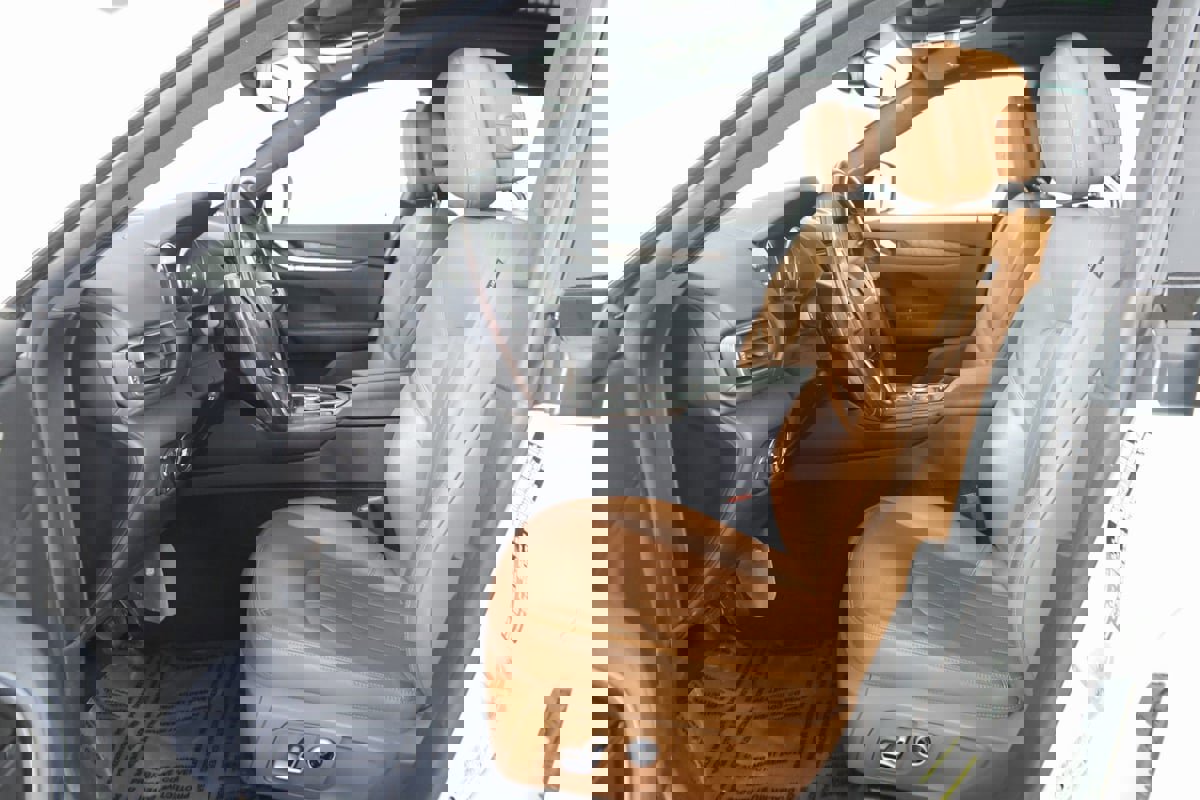 Used 2022 Maserati Levante Modena image 12