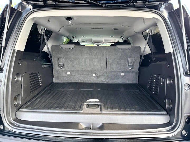 Used 2019 Chevrolet Suburban LS image 18