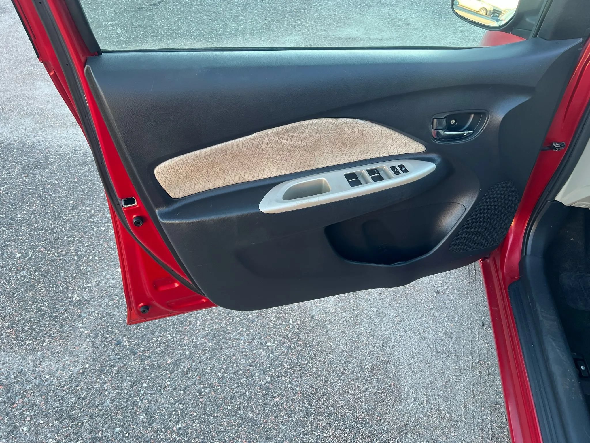 Used 2008 Toyota Yaris Sedan FWD image 5