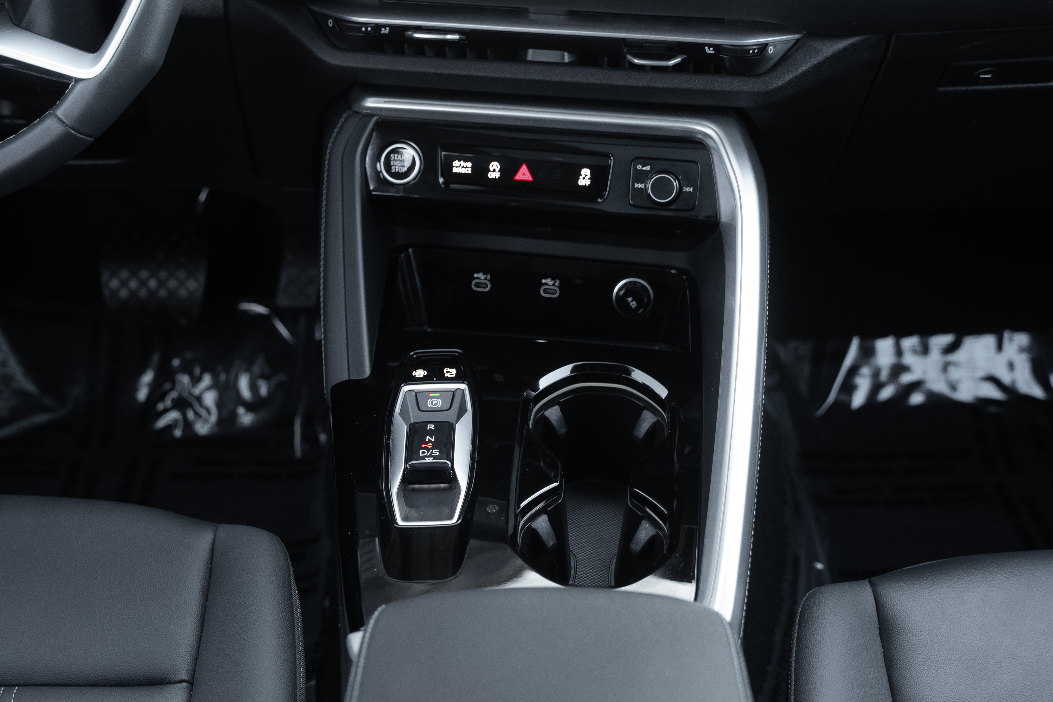 Certified 2025 Audi Q5 Premium w/ Convenience Package image 17