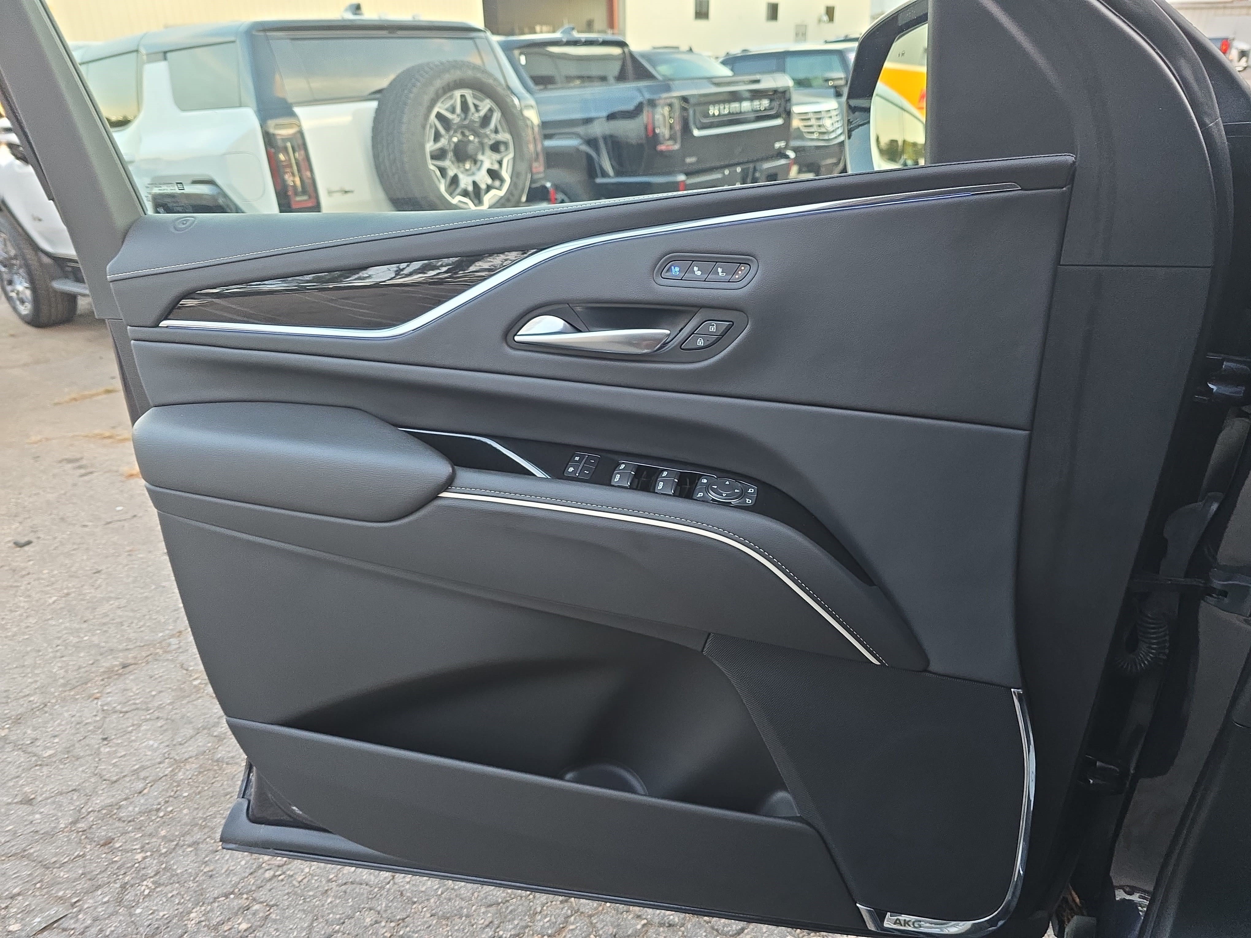 Used 2024 Cadillac Escalade Sport AWD/4WD image 27