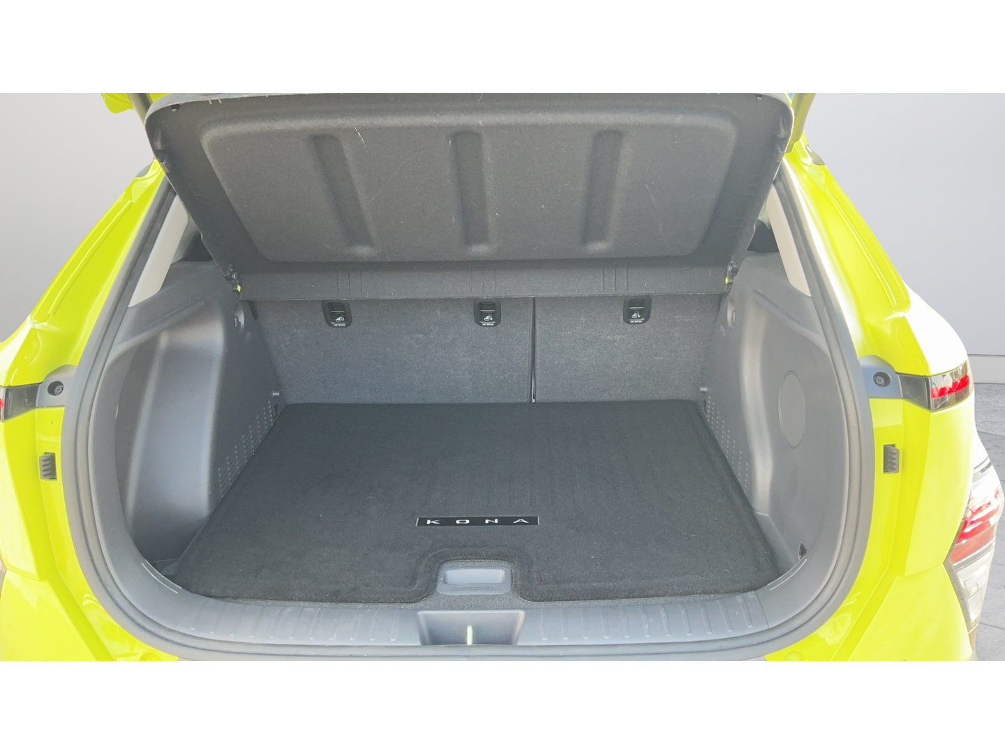 Used 2024 Hyundai Kona Limited FWD image 38
