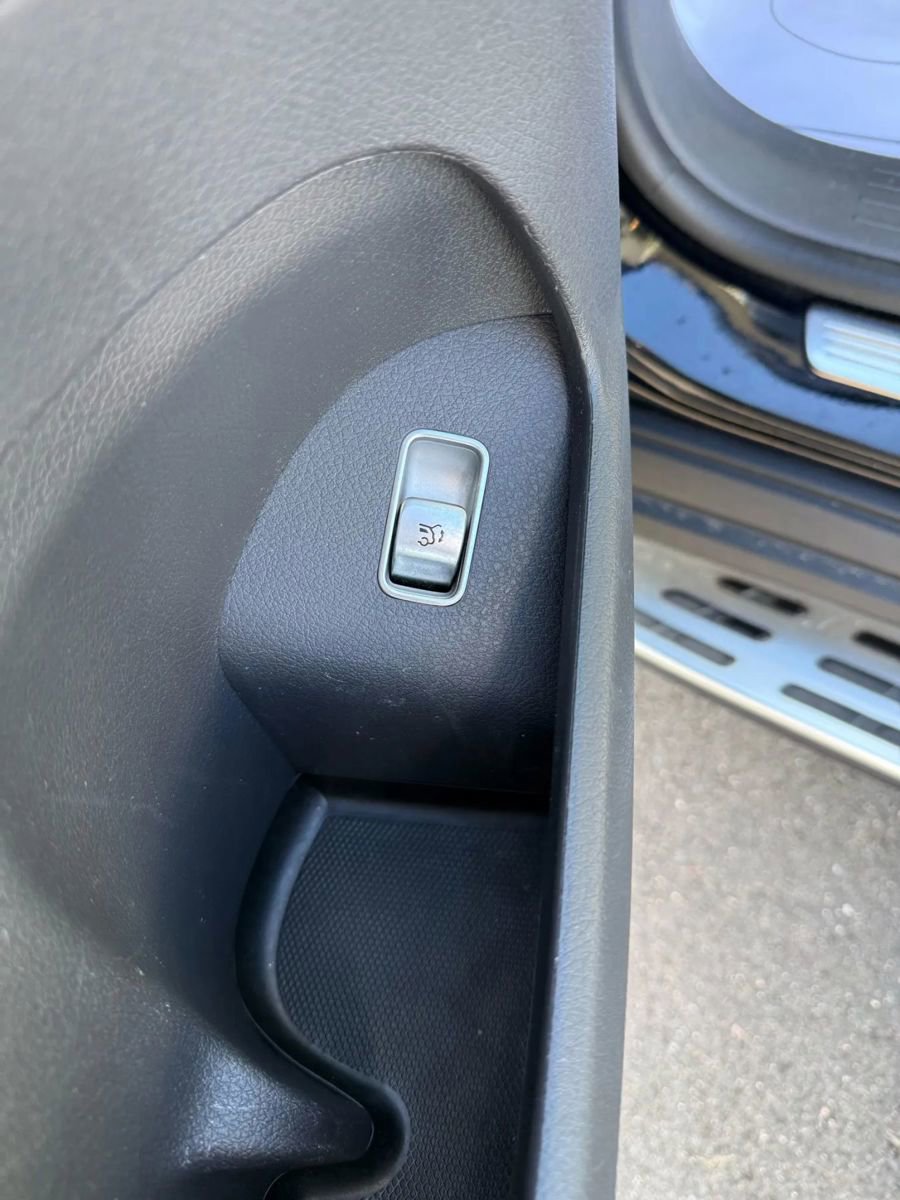 Used 2020 Mercedes-Benz GLS 450 4MATIC image 36