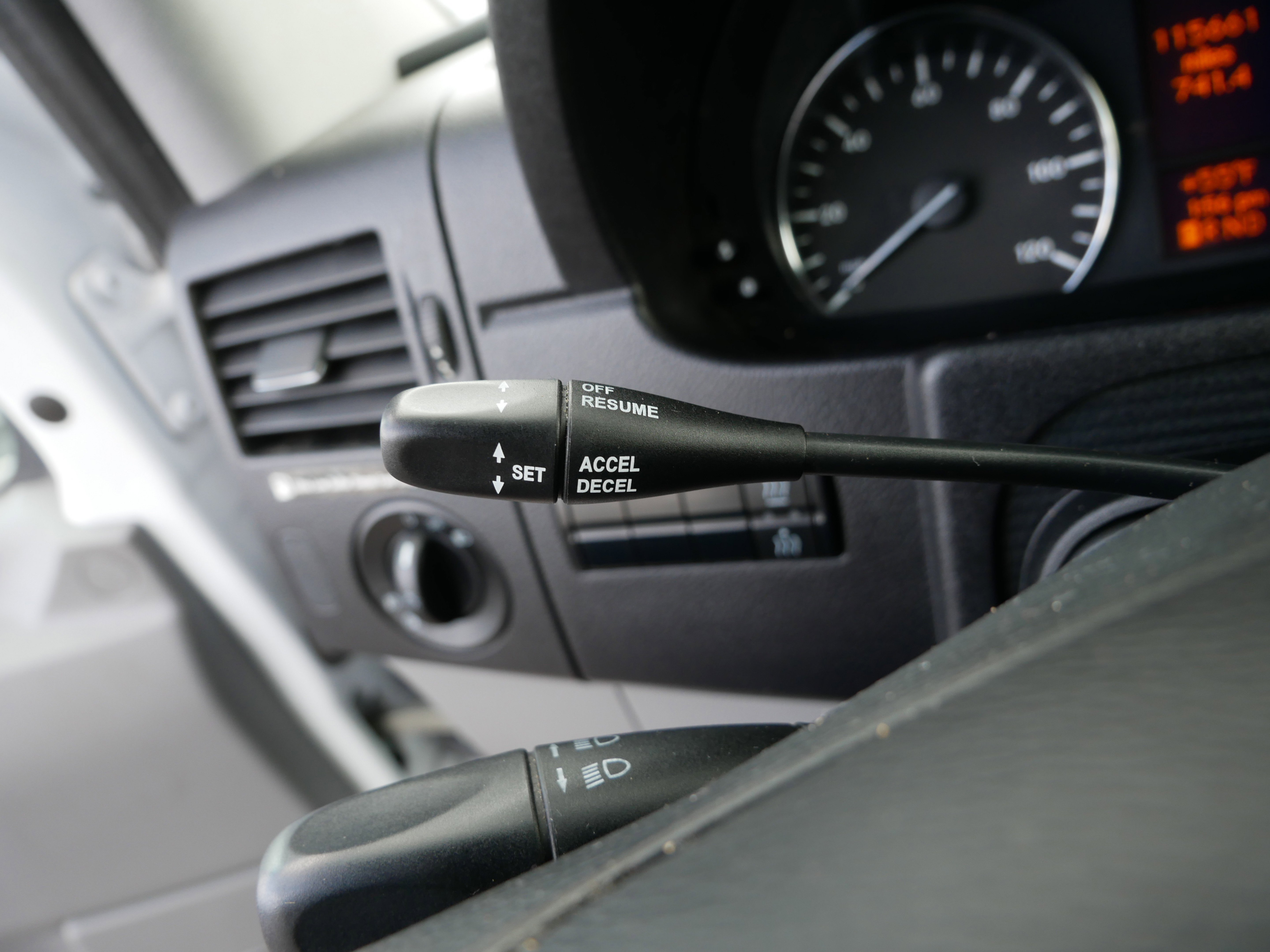 Used 2015 Freightliner Sprinter 3500 image 22