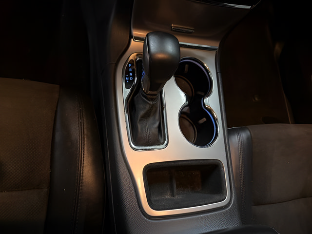 Used 2019 Jeep Grand Cherokee Laredo w/ Laredo X Package RWD image 15
