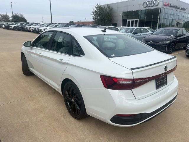 New 2025 Volkswagen Jetta SE image 4