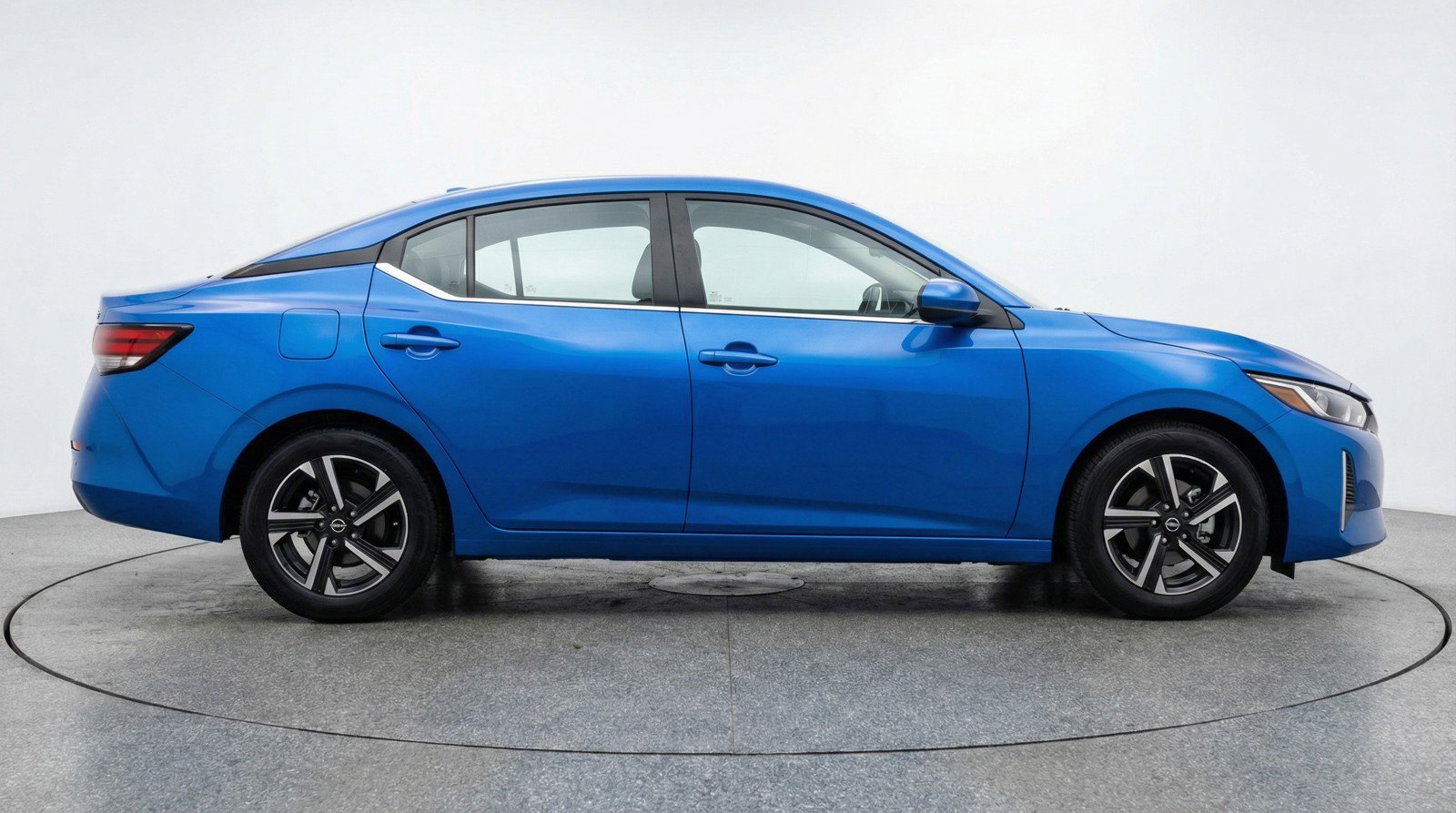 Used 2025 Nissan Sentra SV FWD image 11
