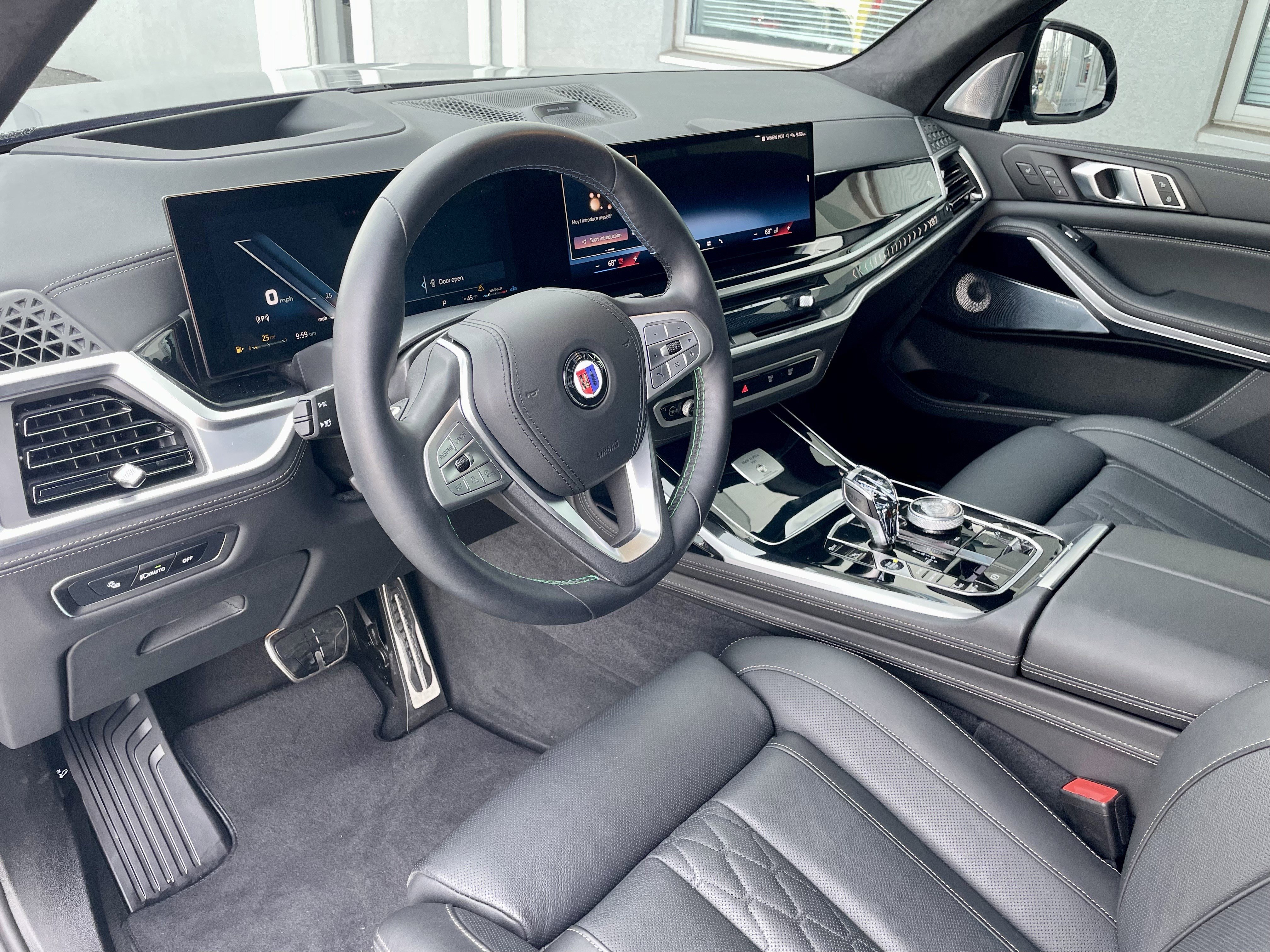 Used 2025 BMW ALPINA XB7 image 13