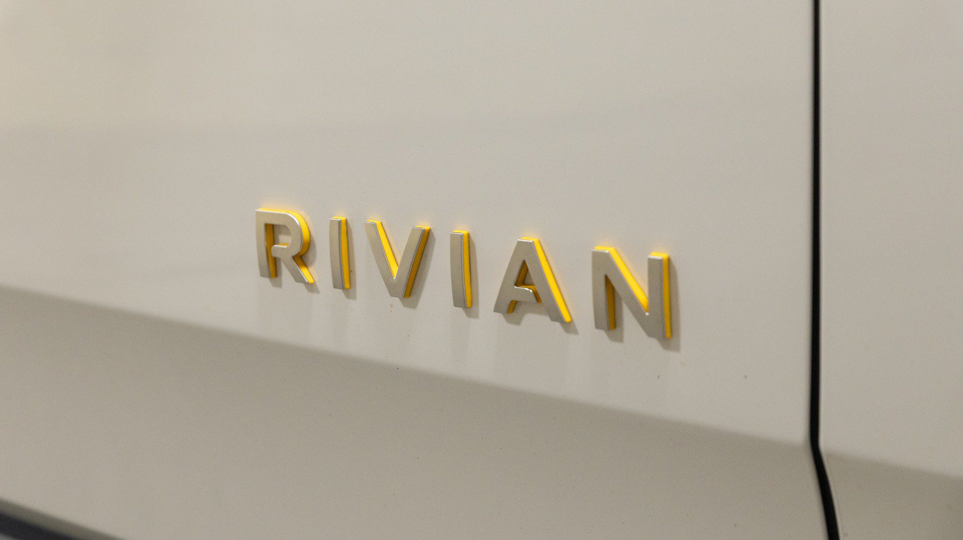 Used 2022 Rivian R1T Adventure AWD/4WD image 11