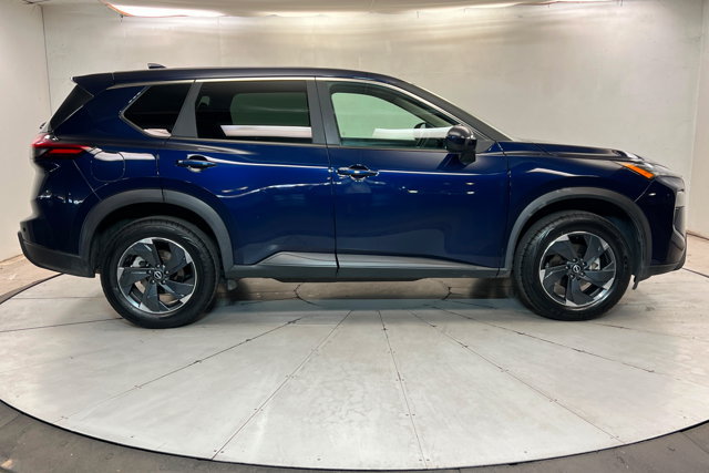 Used 2025 Nissan Rogue SV AWD/4WD image 6