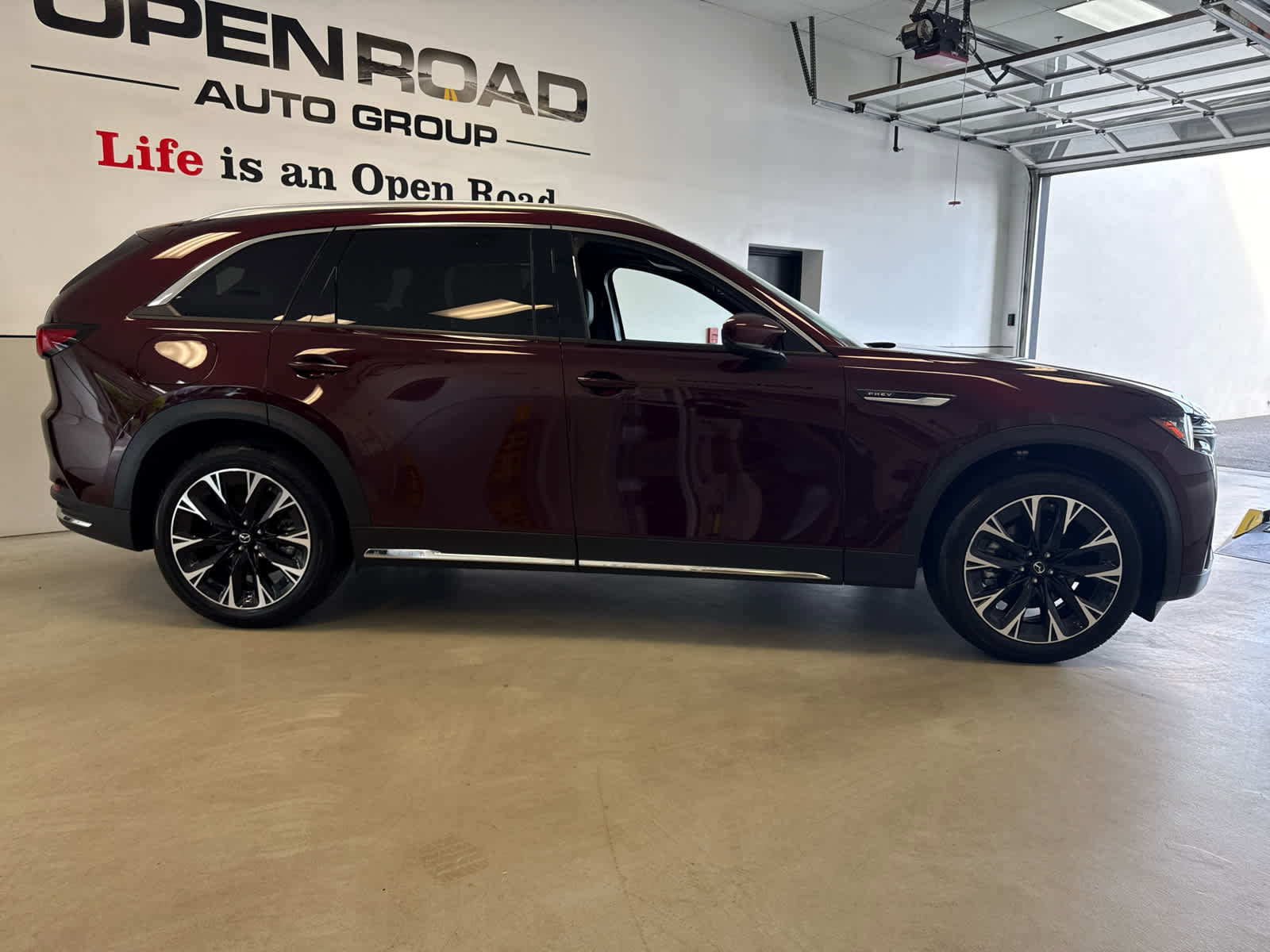 Certified 2025 MAZDA CX-90 Plug-In Hybrid w/ Premium Plus image 4