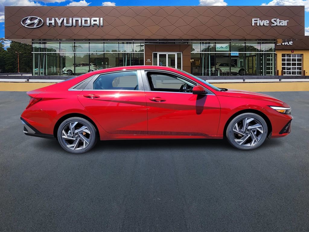 New 2025 Hyundai Elantra SEL image 8