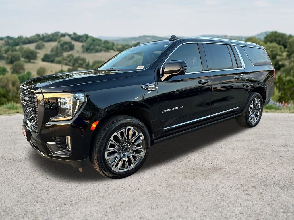 Used 2023 GMC Yukon XL Denali Ultimate AWD/4WD video 3