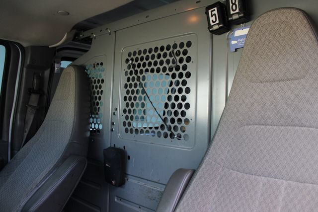 Used 2017 GMC Savana 2500 RWD image 15