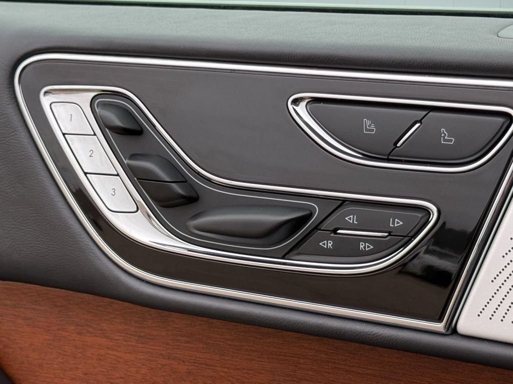 Certified 2024 Lincoln Navigator Black Label AWD/4WD image 14