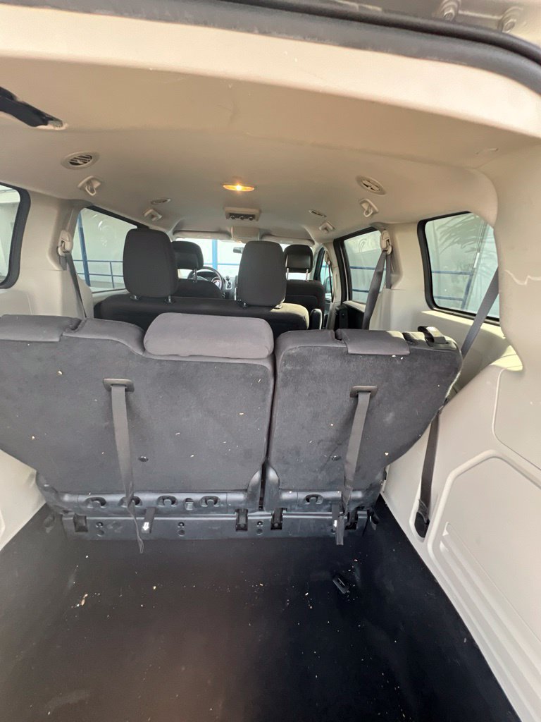 Used 2018 Dodge Grand Caravan SE FWD image 24