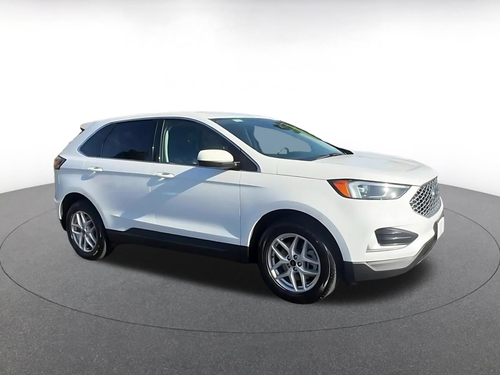 Used 2024 Ford Edge SEL AWD/4WD image 2