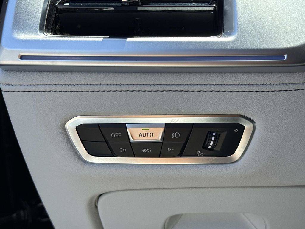 Used 2023 BMW XM w/ M Driver's Package AWD/4WD image 18