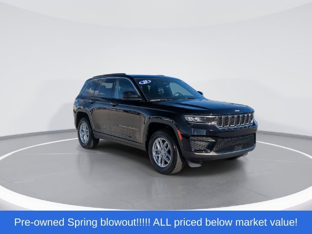 Used 2025 Jeep Grand Cherokee Laredo X AWD/4WD image 2