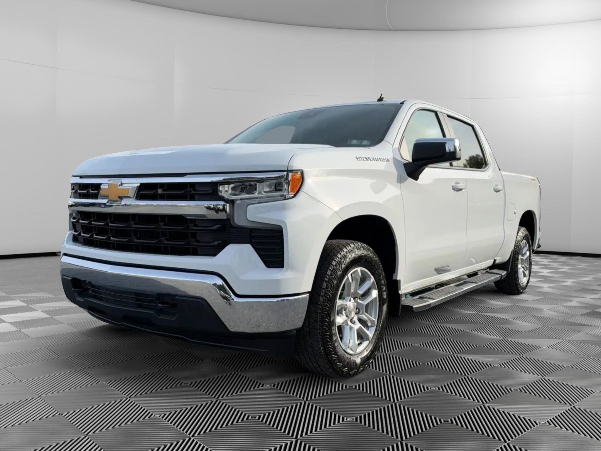 Used 2023 Chevrolet Silverado 1500 LT AWD/4WD image 1