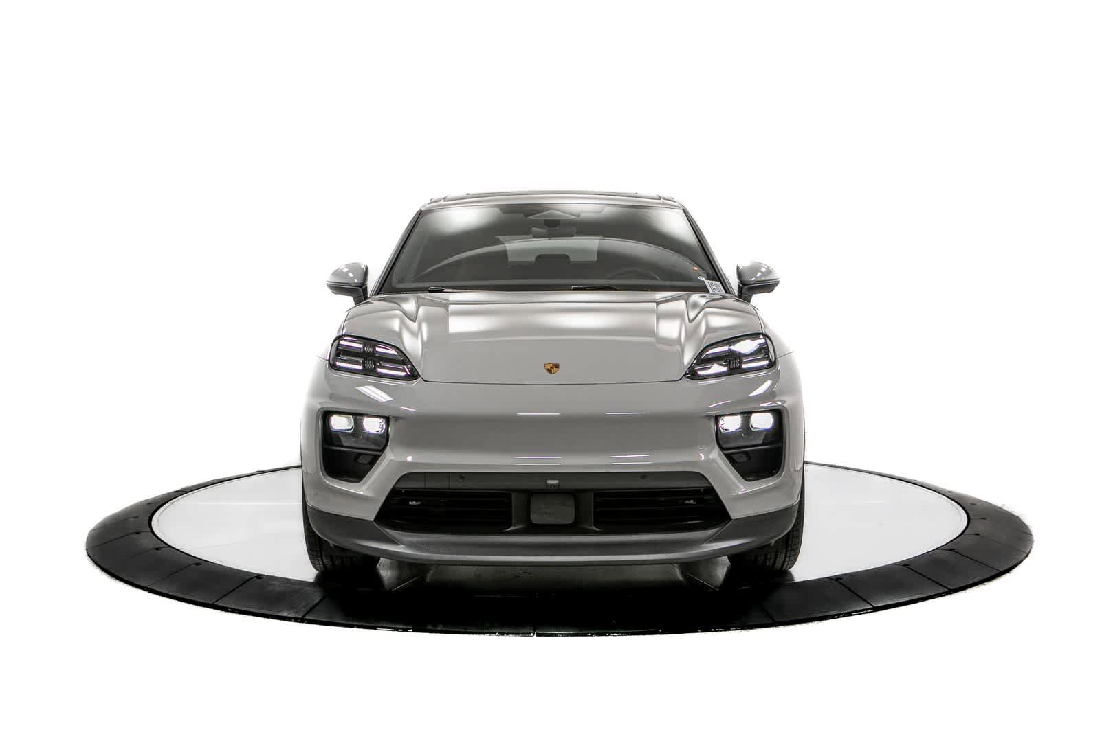 New 2026 Porsche Macan Electric RWD image 10