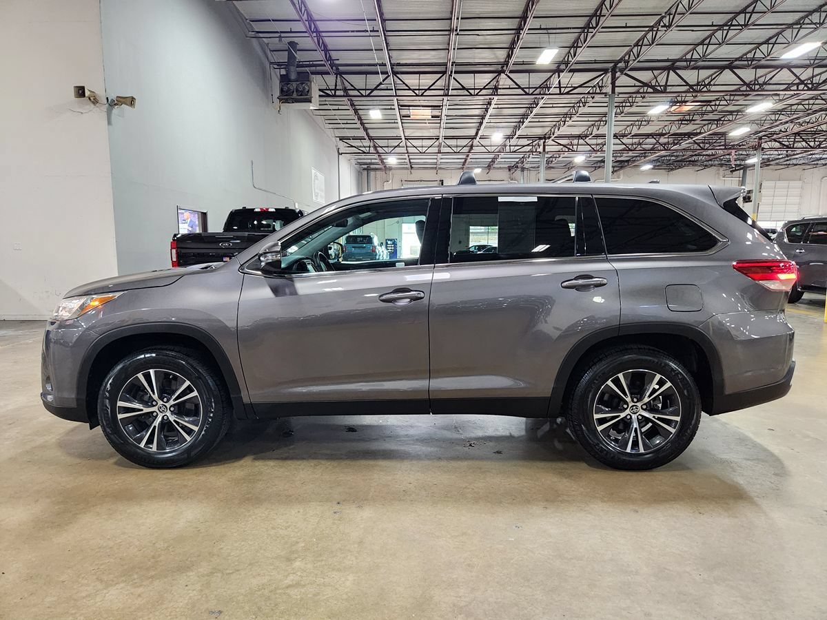 Used 2019 Toyota Highlander Plus FWD image 7