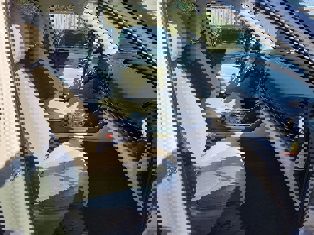 New 2026 Kia Carnival EX FWD image 7