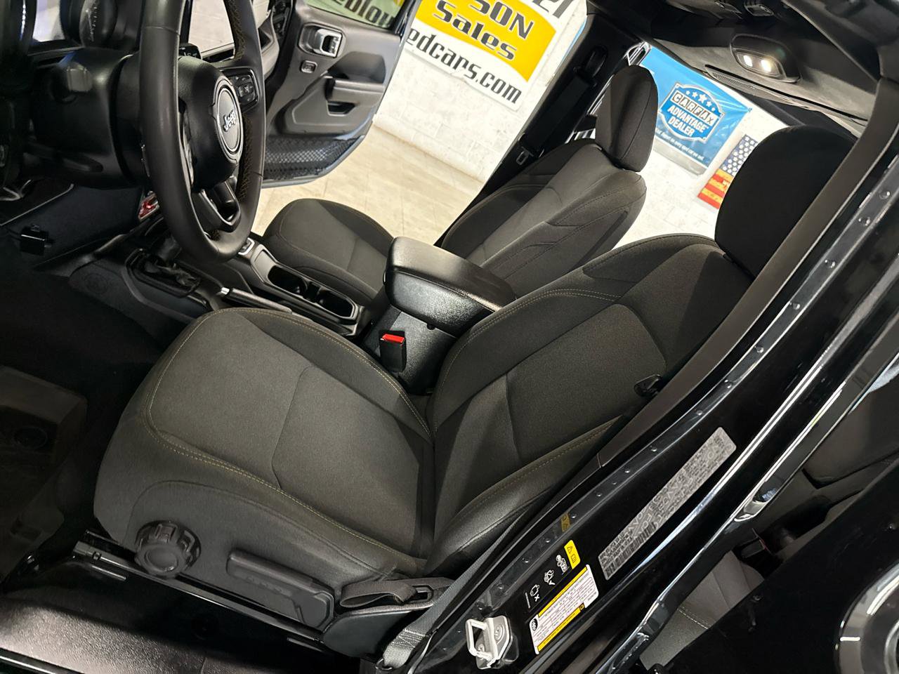 Used 2024 Jeep Wrangler Unlimited image 9