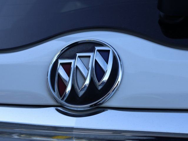 Used 2021 Buick Enclave Essence image 18