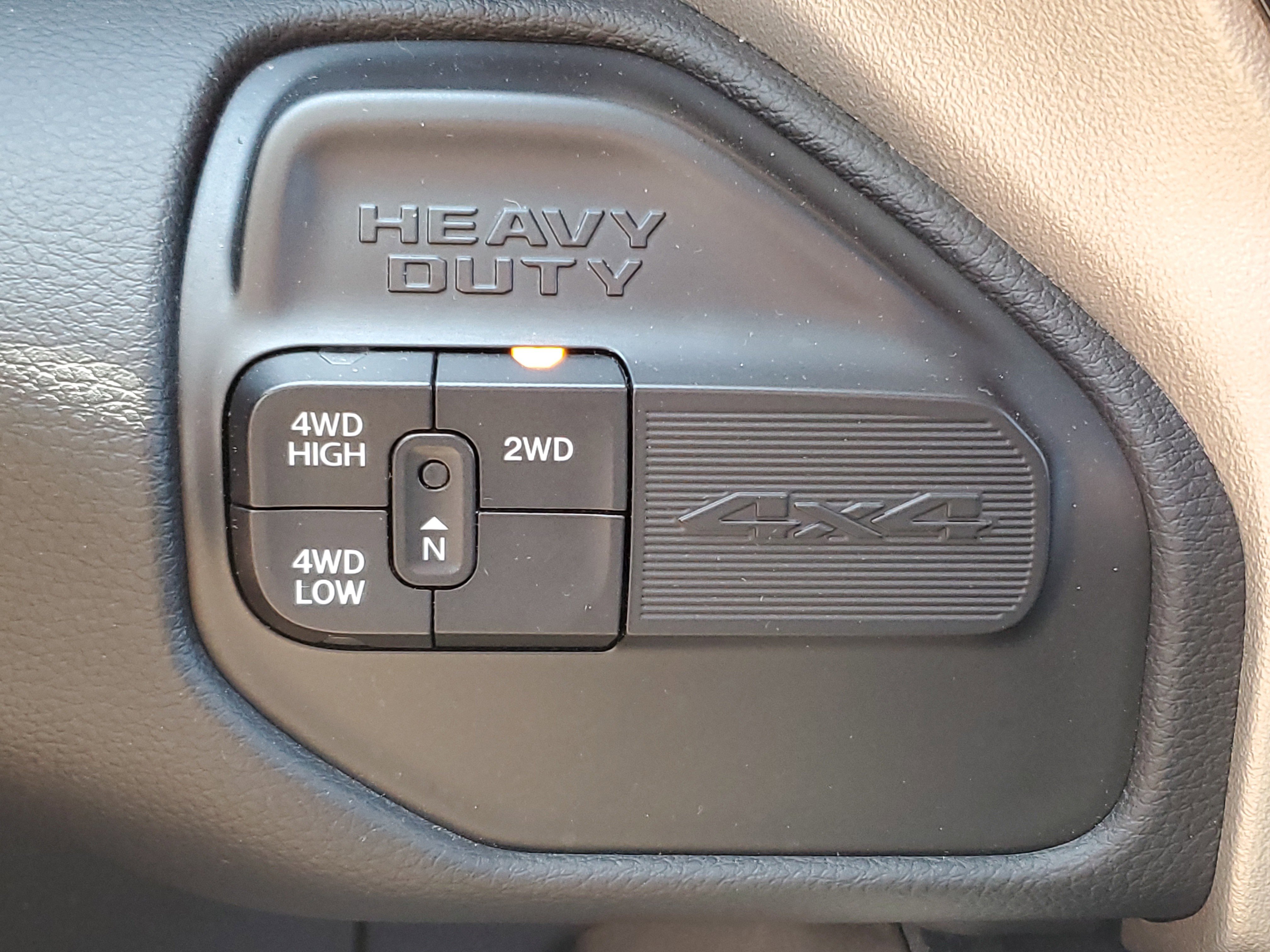 Used 2019 RAM 2500 Laramie w/ Black Appearance Package image 27