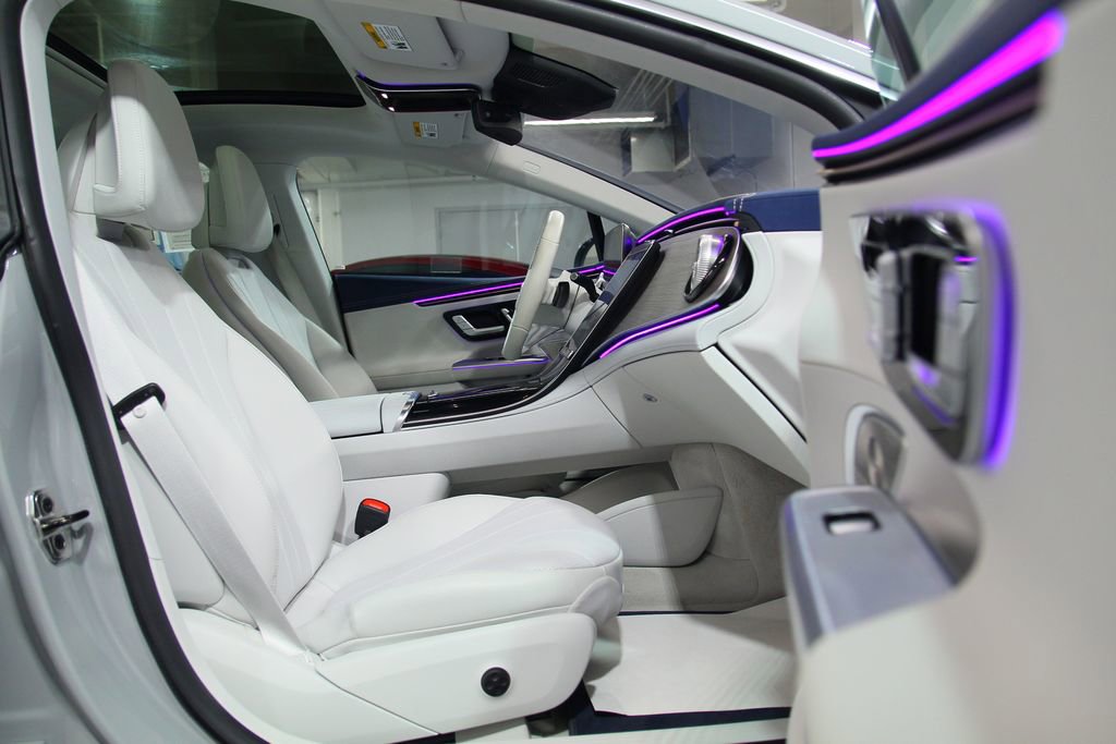 Used 2023 Mercedes-Benz EQE 350+ 4MATIC Sedan image 23