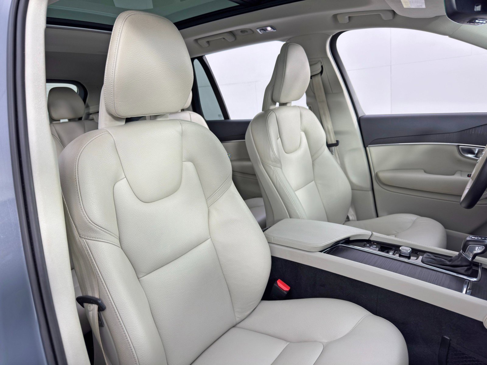 Used 2020 Volvo XC90 T6 Momentum image 36