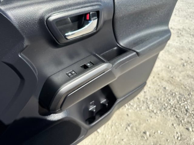 Used 2020 Toyota Tacoma TRD Off-Road AWD/4WD image 22