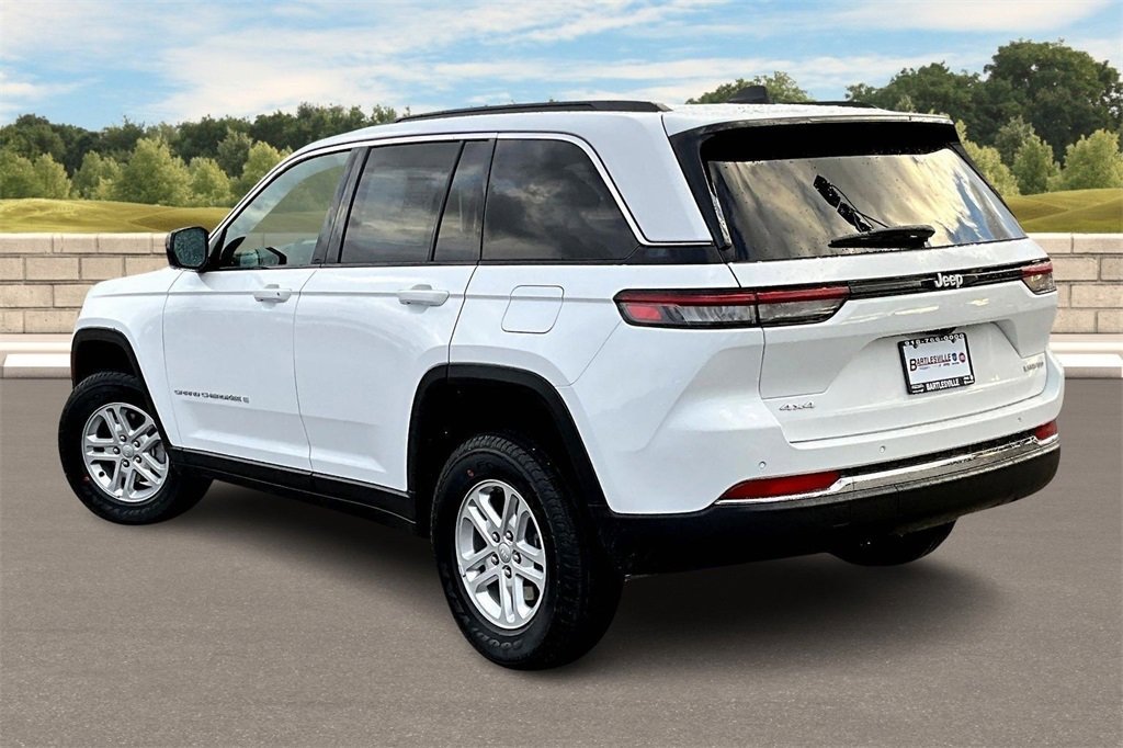 New 2025 Jeep Grand Cherokee Laredo w/ Luxury Tech Group I image 3