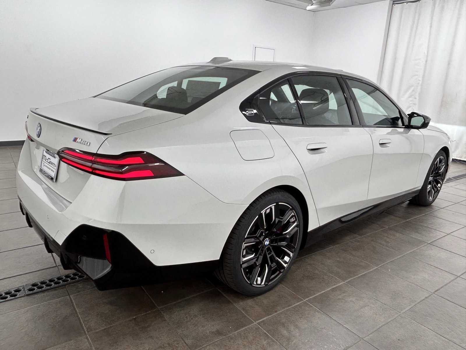 New 2025 BMW i5 M60 w/ Premium Package image 5