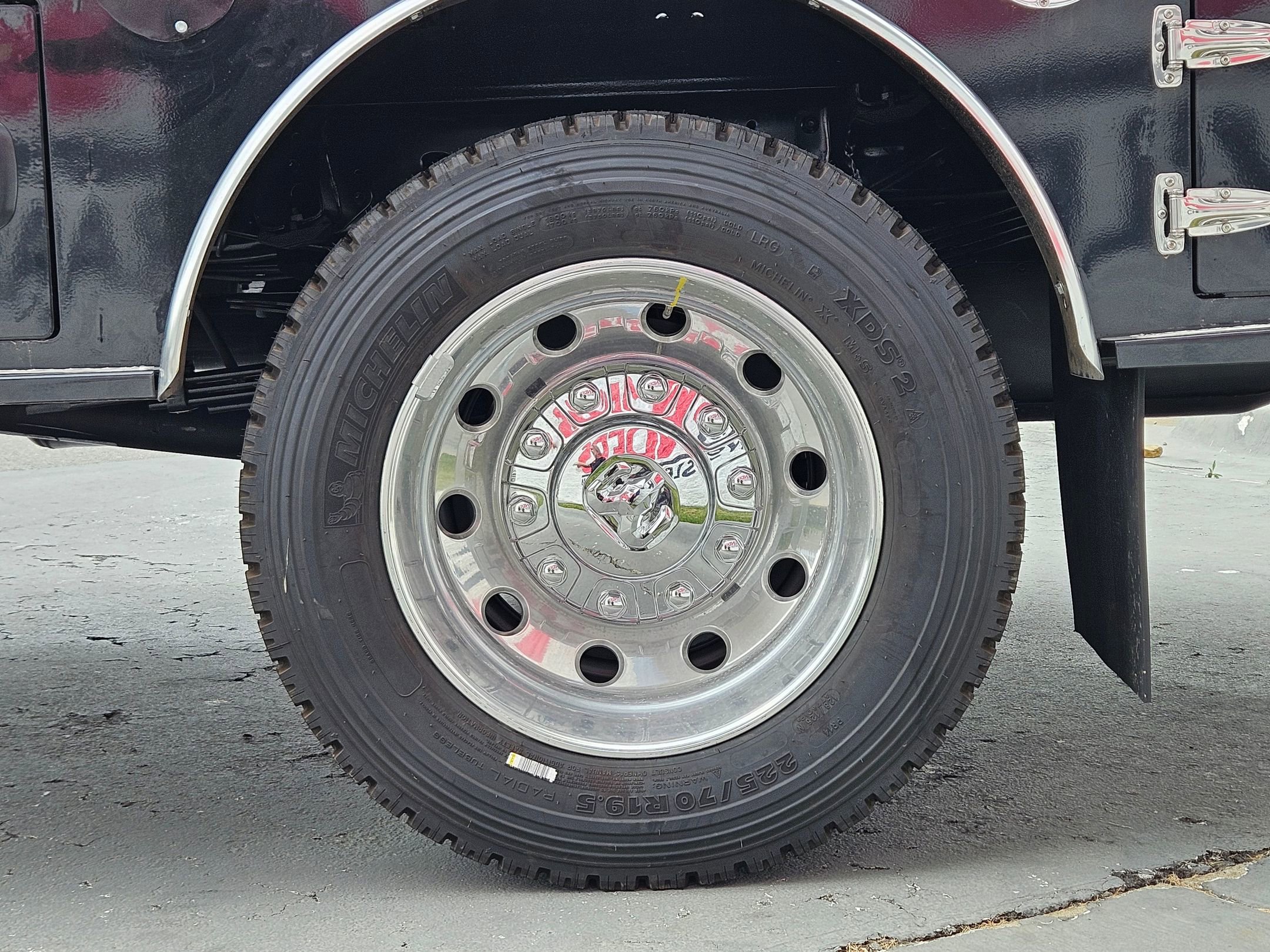 New 2026 RAM 4500 4x4 Crew Cab DRW w/ Laramie Trim Package image 24