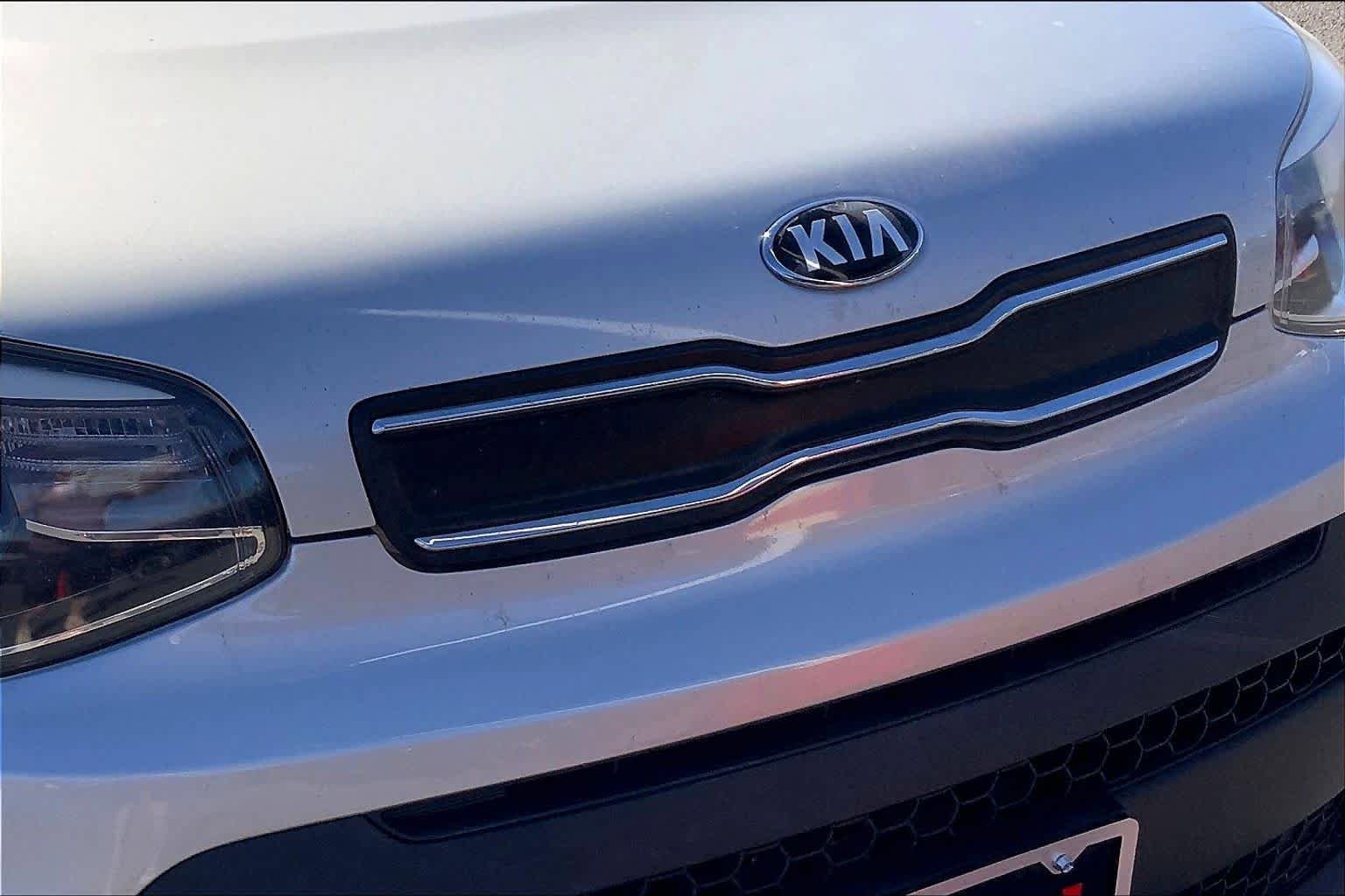 Used 2018 Kia Soul image 29