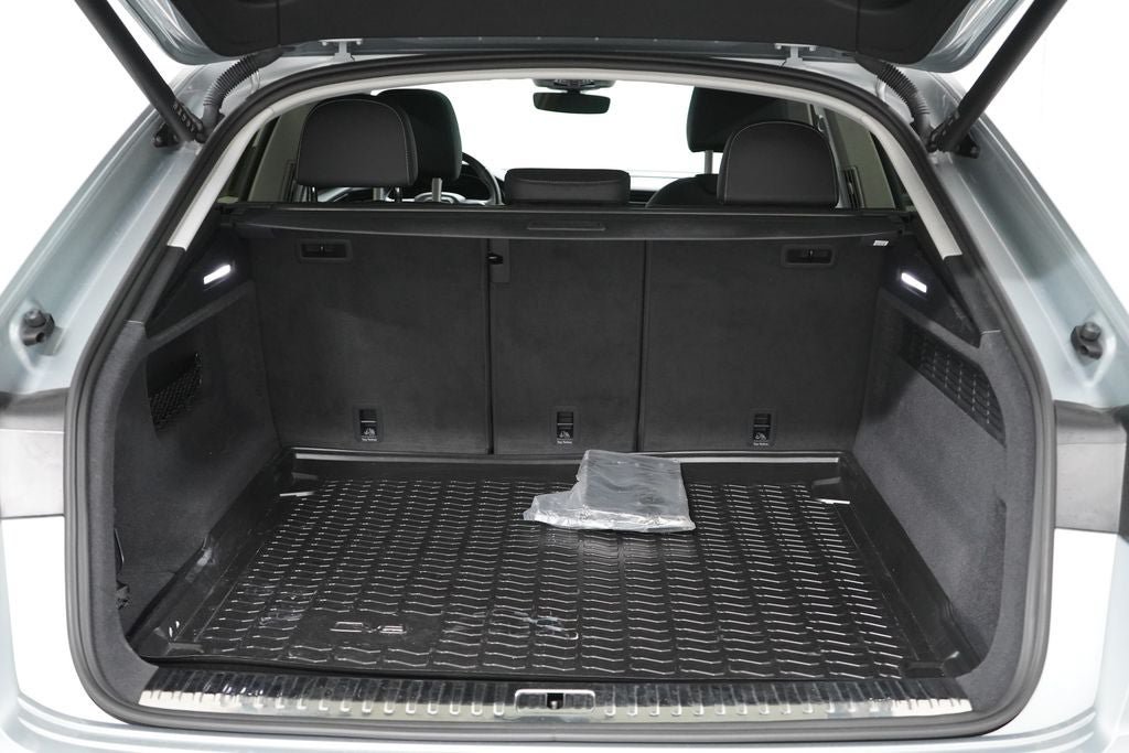 Used 2023 Audi Q8 Premium w/ Convenience Package AWD/4WD image 19