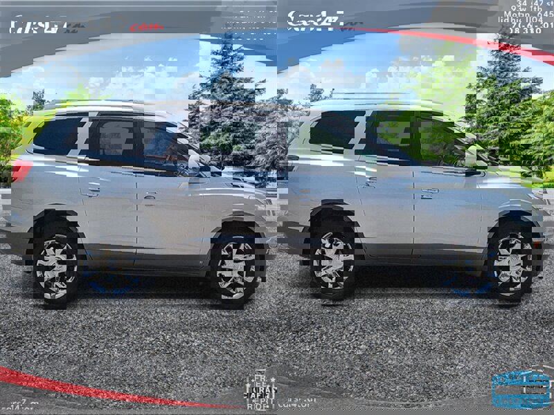 Used 2009 Buick Enclave CXL w/ Driver Confidence Package image 7