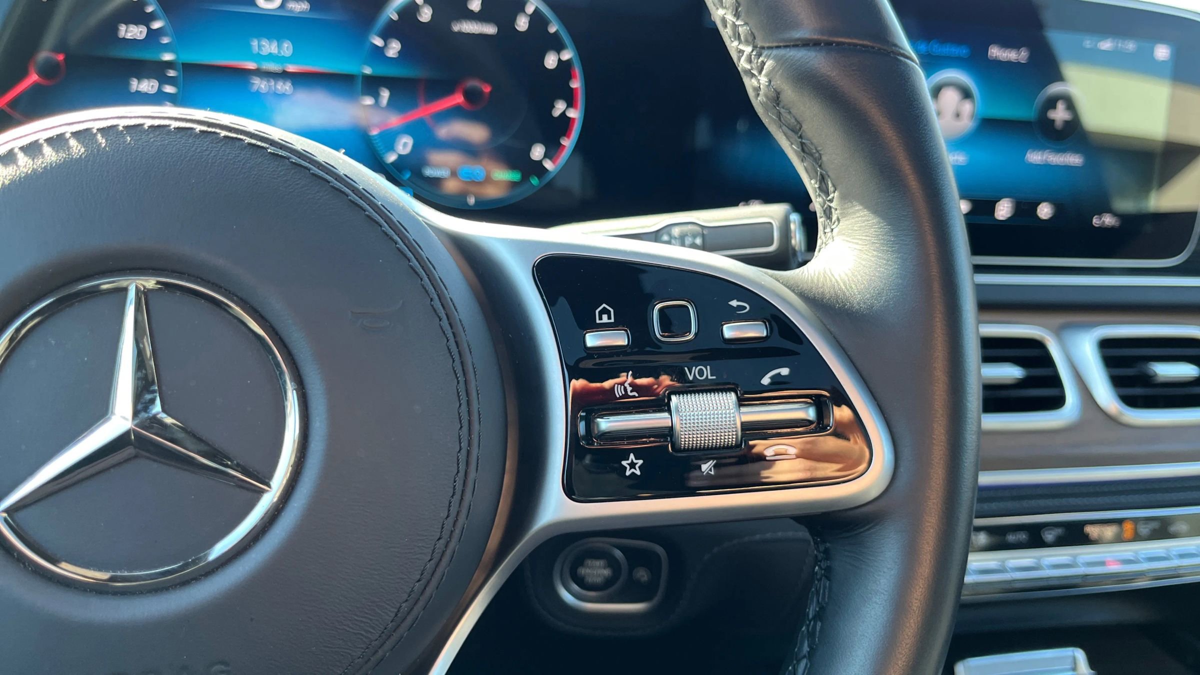 Used 2021 Mercedes-Benz GLS 450 4MATIC image 30