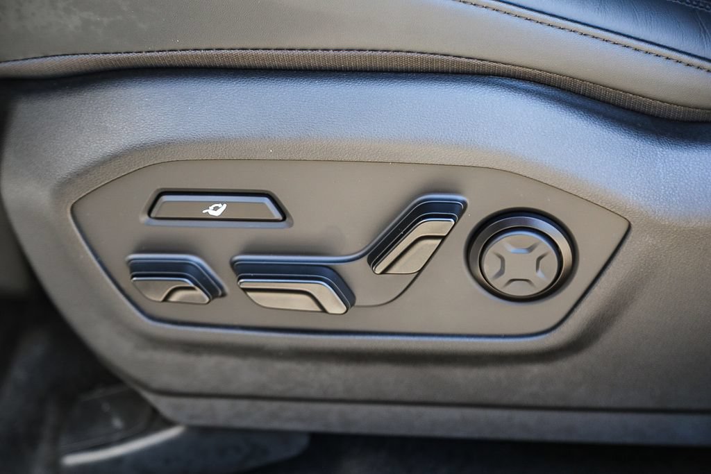 New 2025 Hyundai Santa Fe Calligraphy FWD image 23