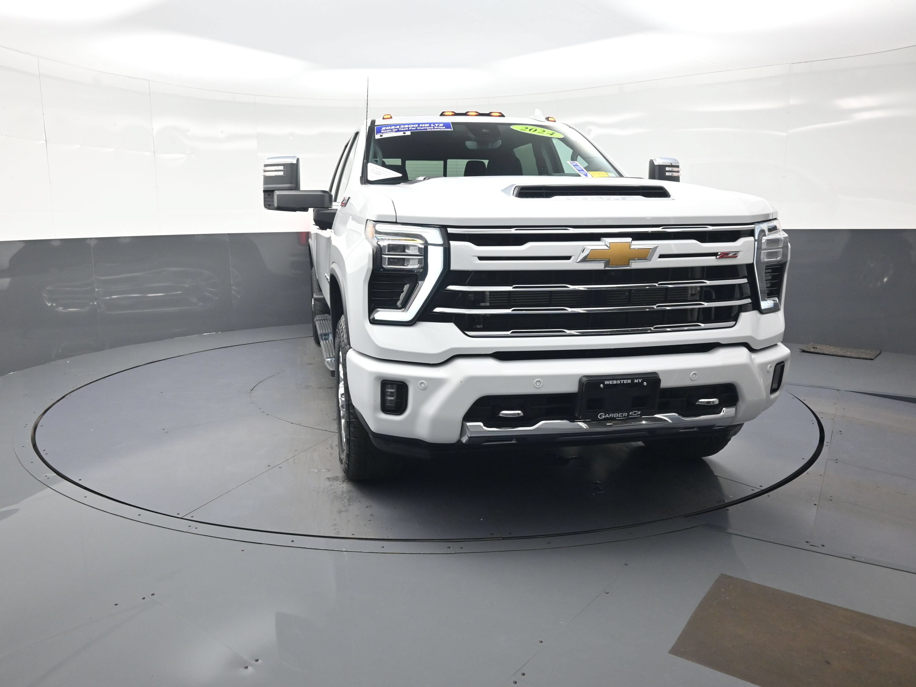 Used 2024 Chevrolet Silverado 2500 LTZ w/ LTZ Plus Package AWD/4WD image 8