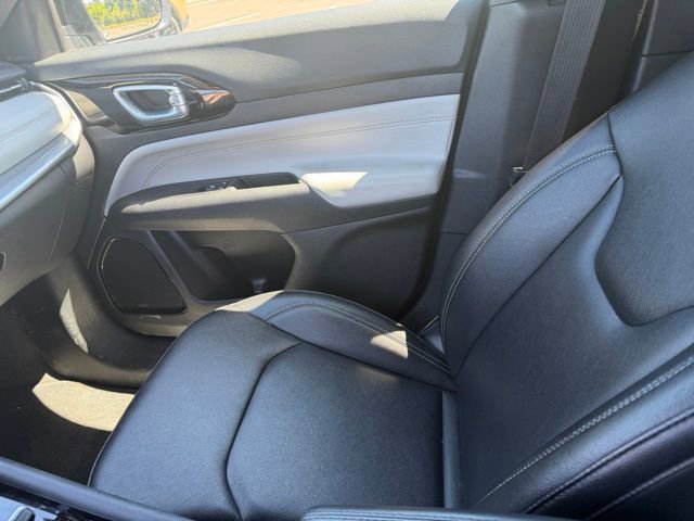 Used 2025 Jeep Compass Limited AWD/4WD image 11