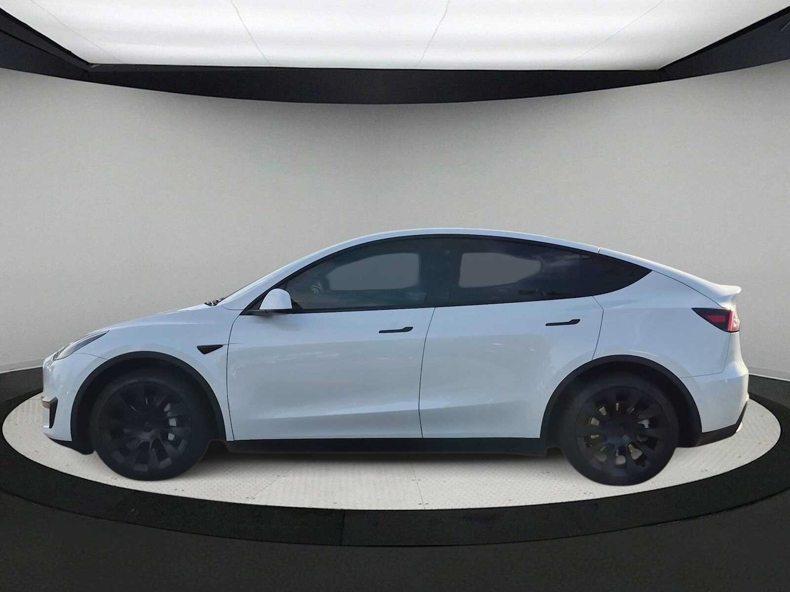 Used 2021 Tesla Model Y Long Range AWD/4WD image 5