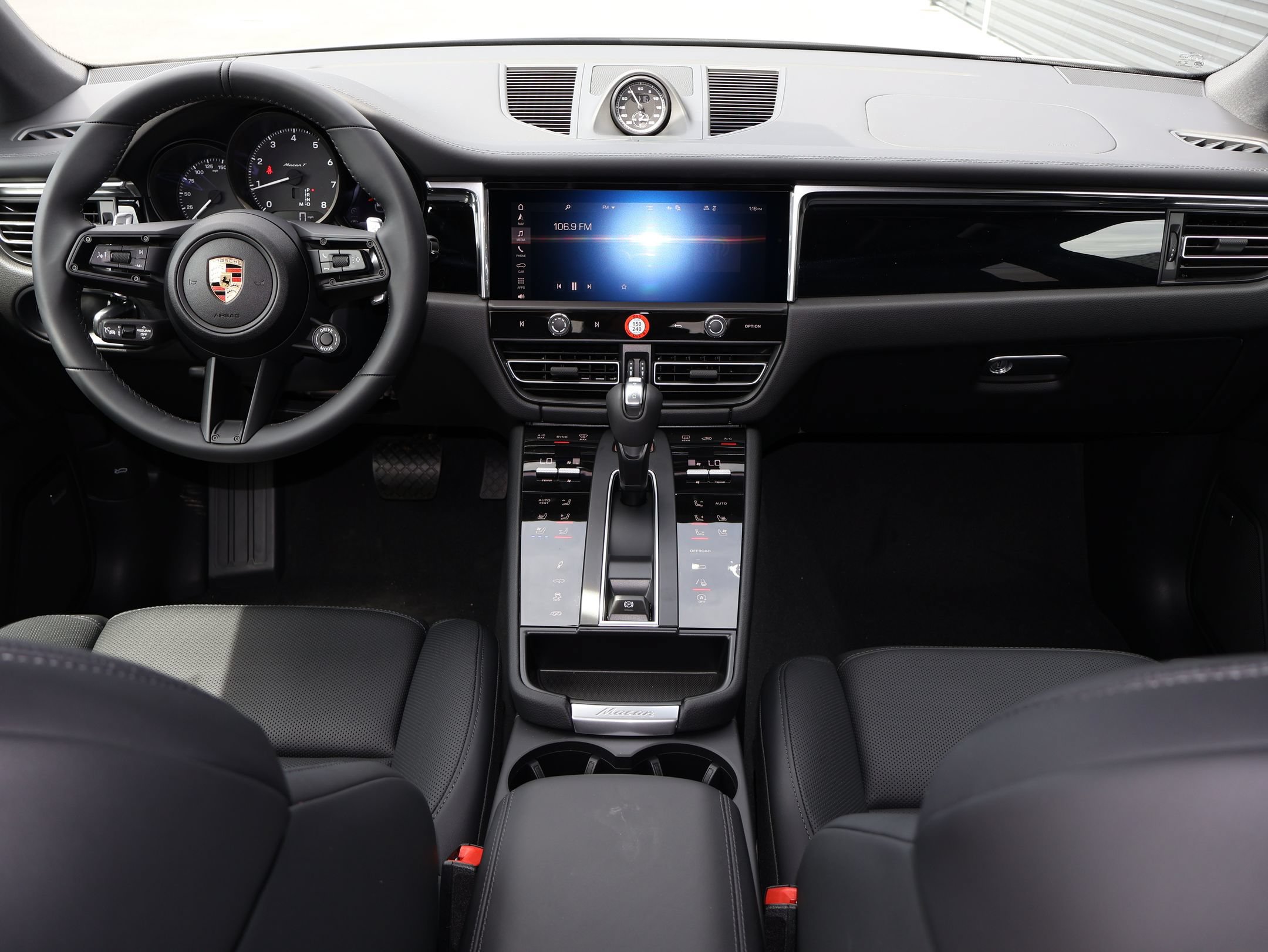 New 2026 Porsche Macan Turbo AWD/4WD image 27