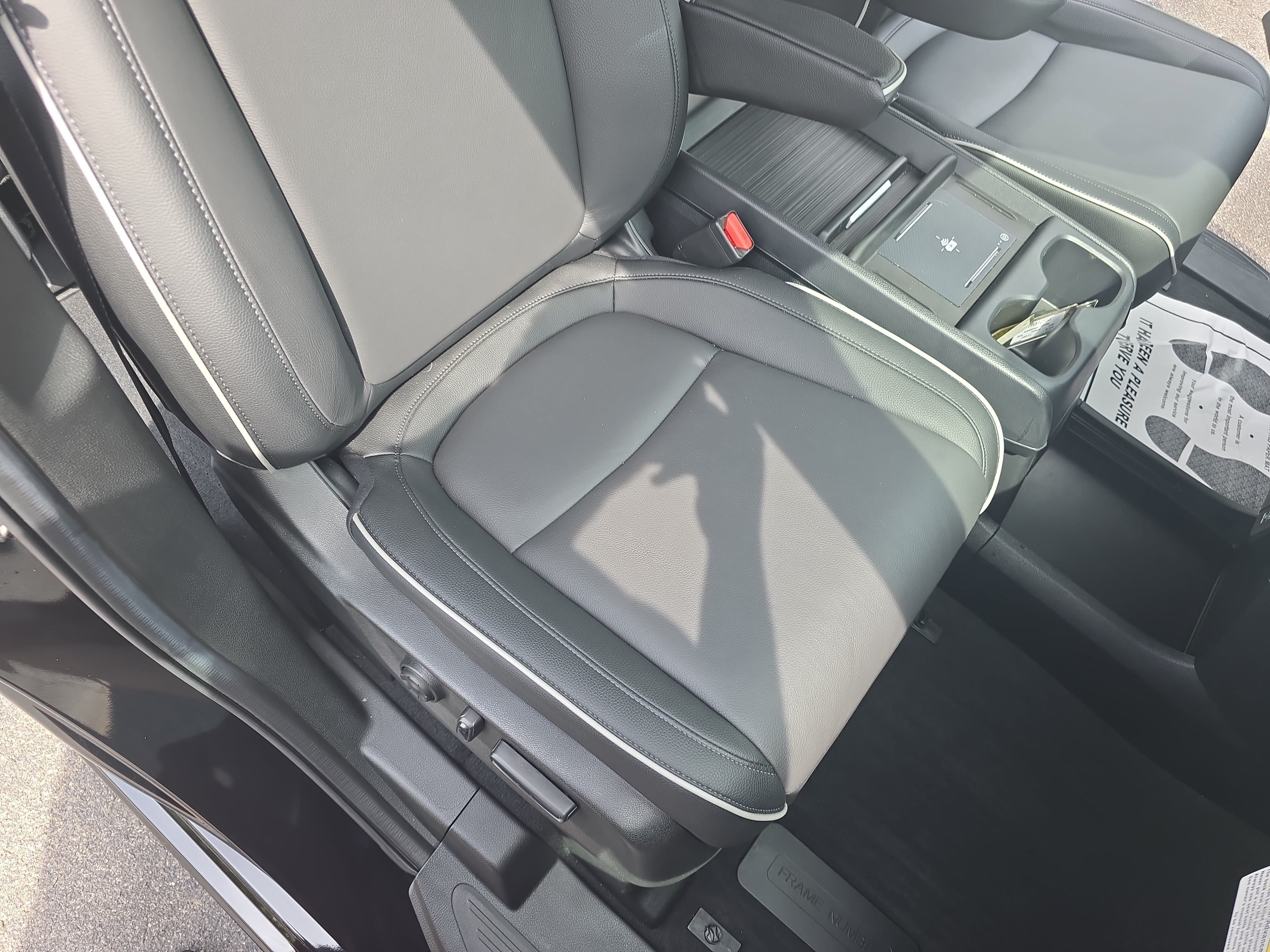 Used 2026 Honda Odyssey Touring image 10